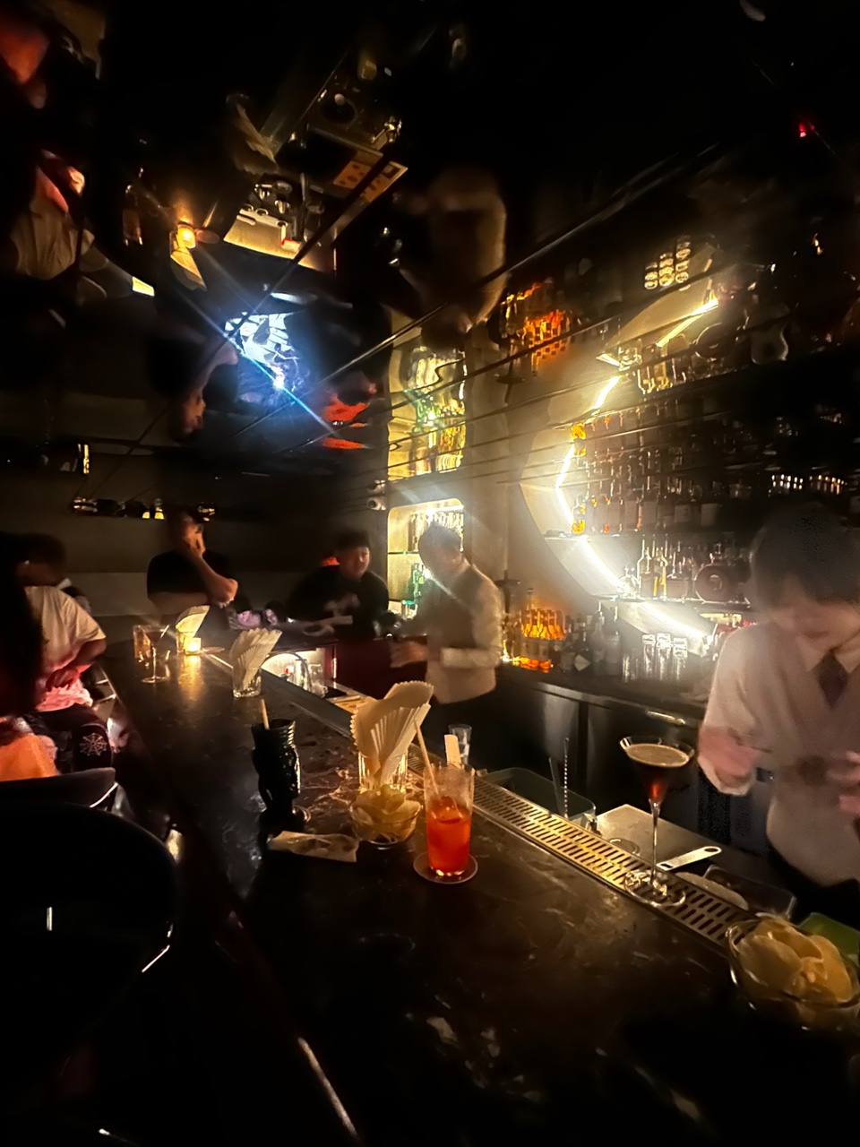 컷01_바카운터거울조명_002434347_01.jpg